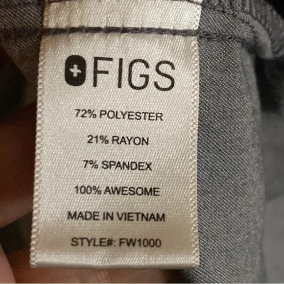 Figs One Pocket Scrub Top Graphite Size Medium - Picture 4 of 4